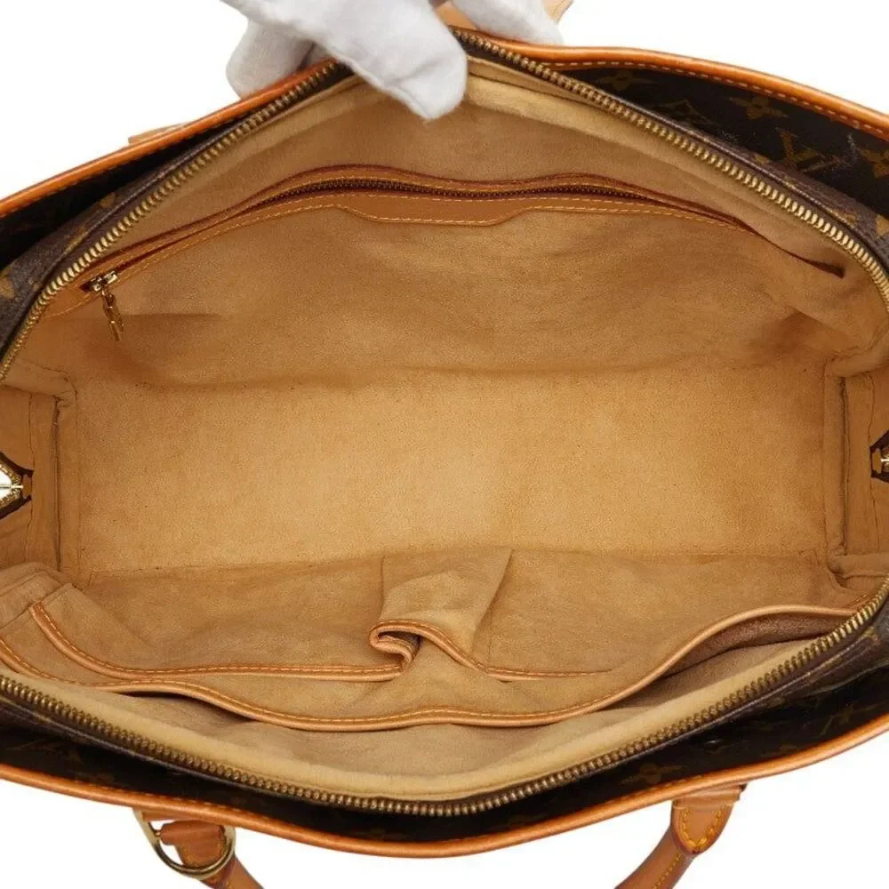Louis Vuitton delivery duty